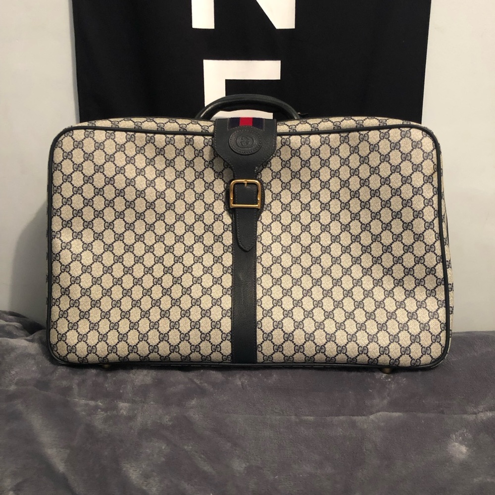 ♥️GUCCI SUPREME VINTAGE SUITCASE♥️